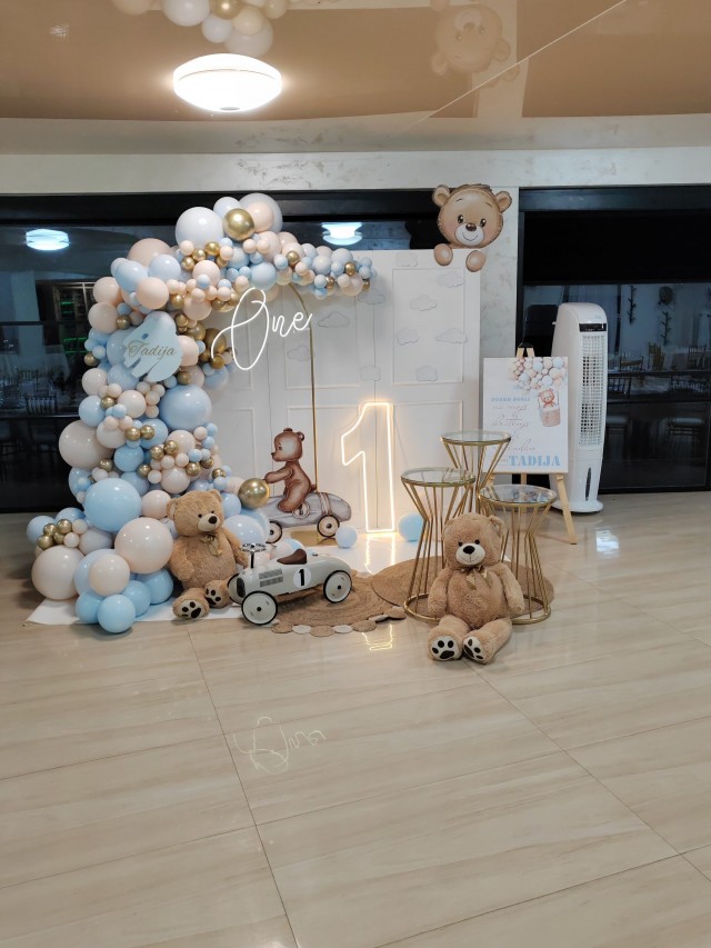 Dekoracija balonima rodjendan Dekoracija balonima rodjendan